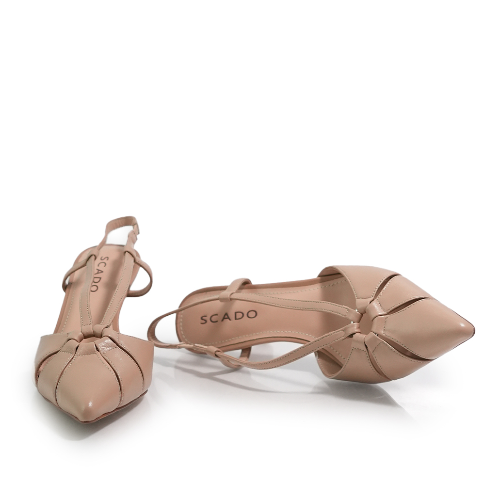 PANTOFI DECUPATI SCADO