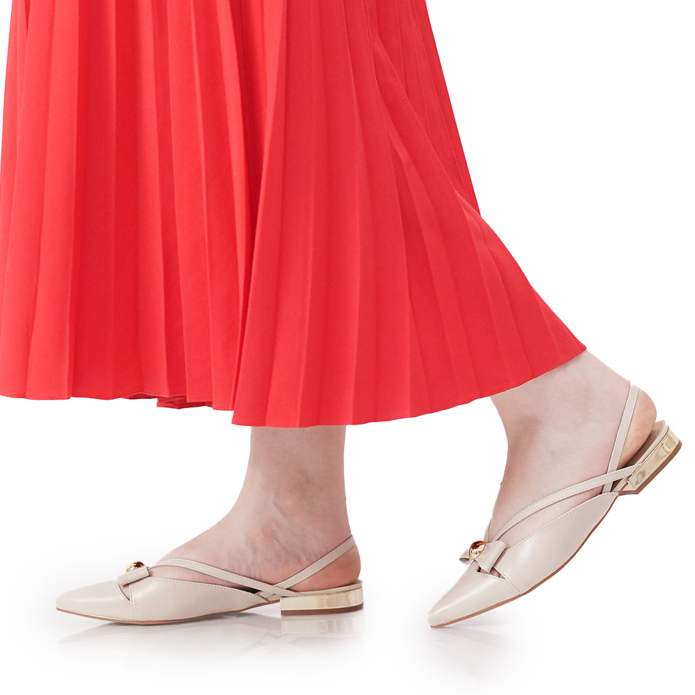 PANTOFI DECUPATI SCADO