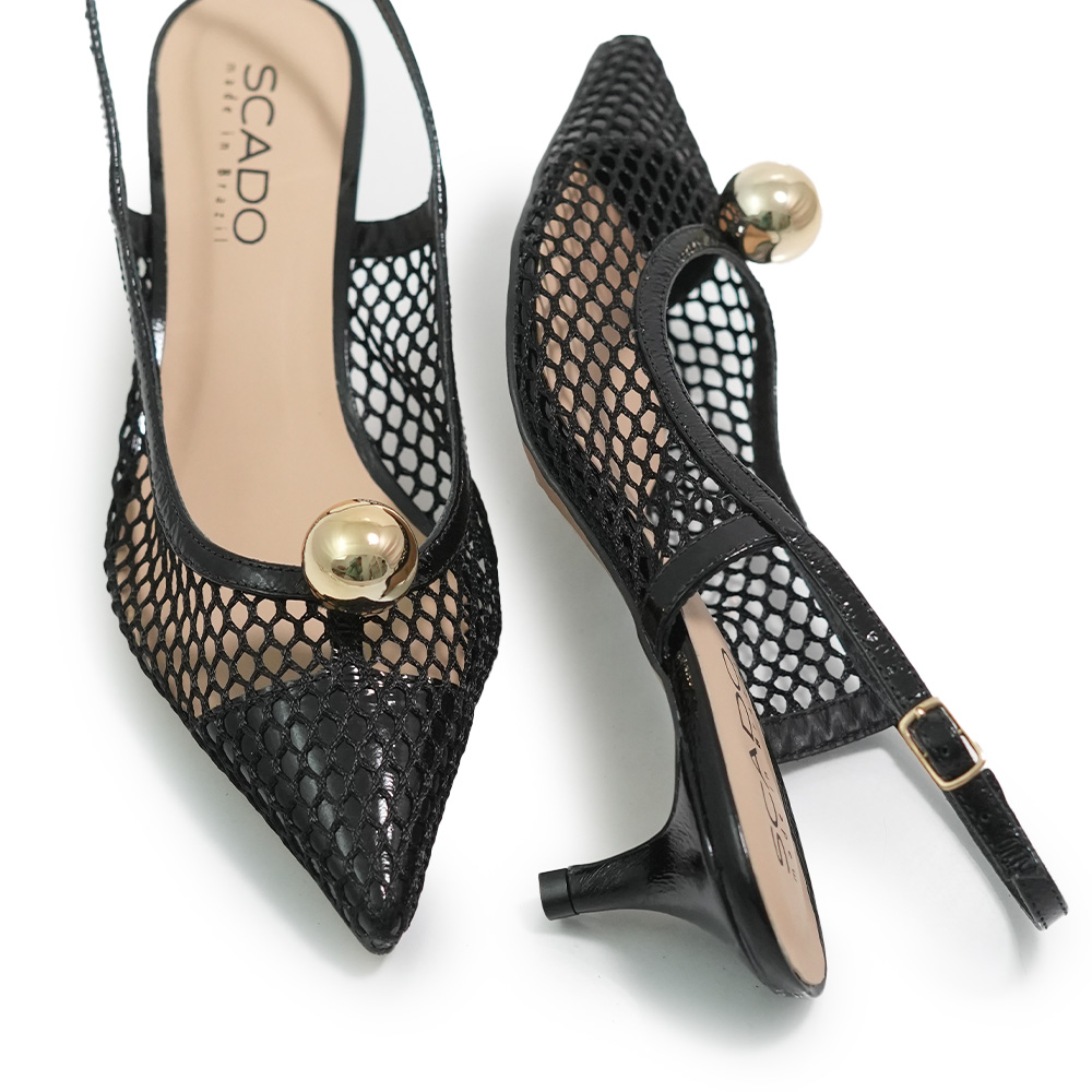 PANTOFI DECUPATI SCADO