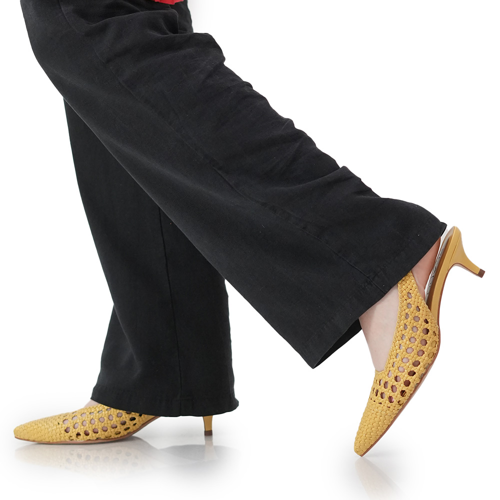 PANTOFI DECUPATI SCADO