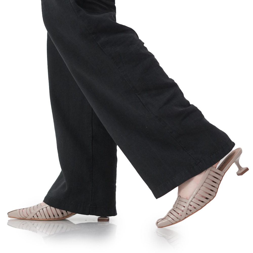 PANTOFI DECUPATI SCADO