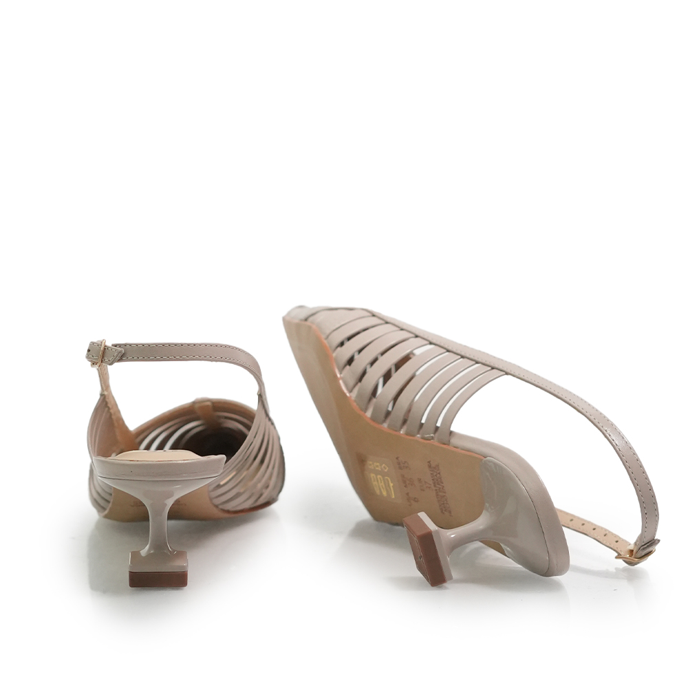 PANTOFI DECUPATI SCADO